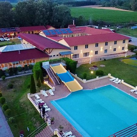 Ligetalja Termal Hotel Peneszlek Bagian luar foto