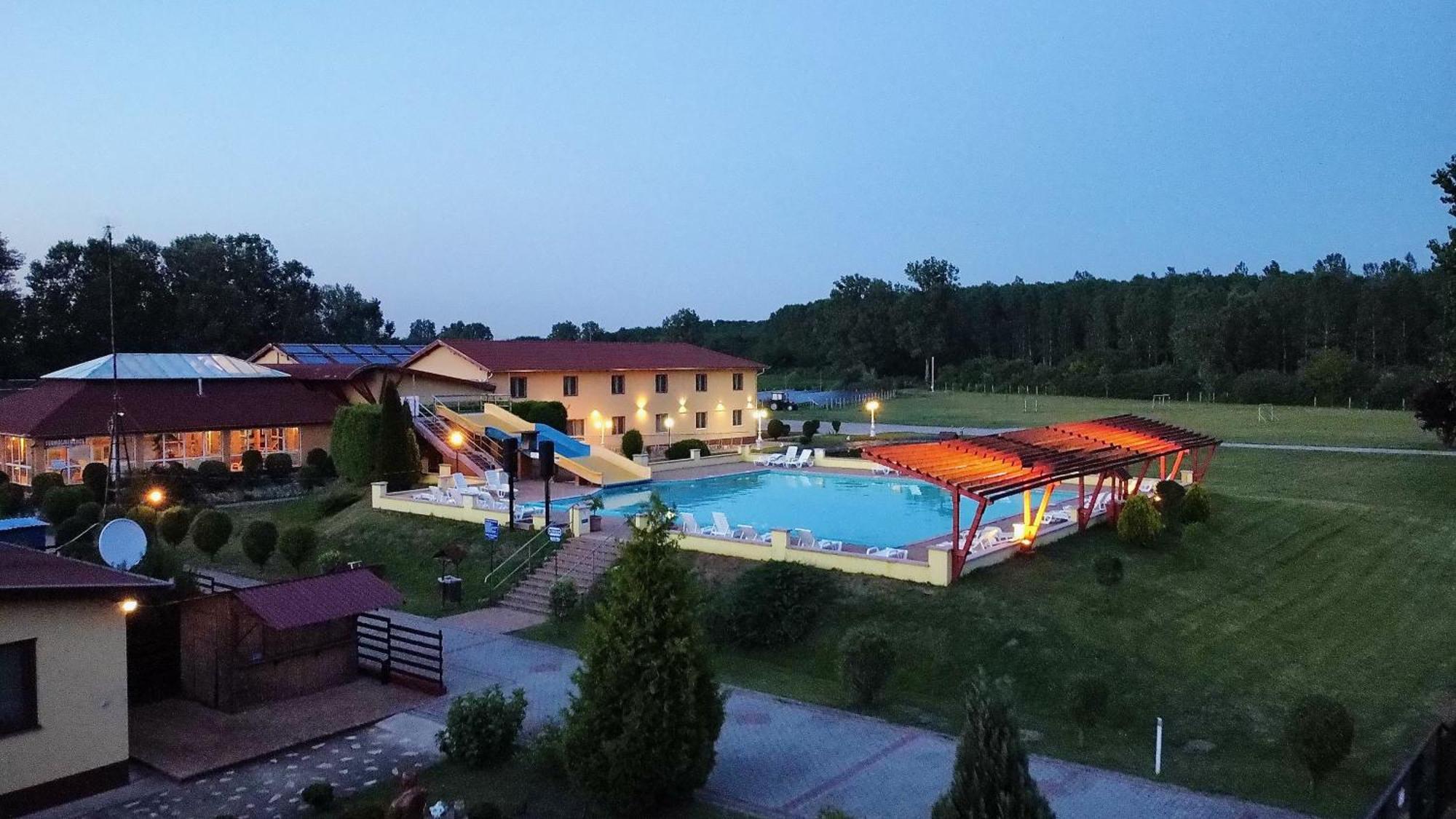 Ligetalja Termal Hotel Peneszlek Bagian luar foto