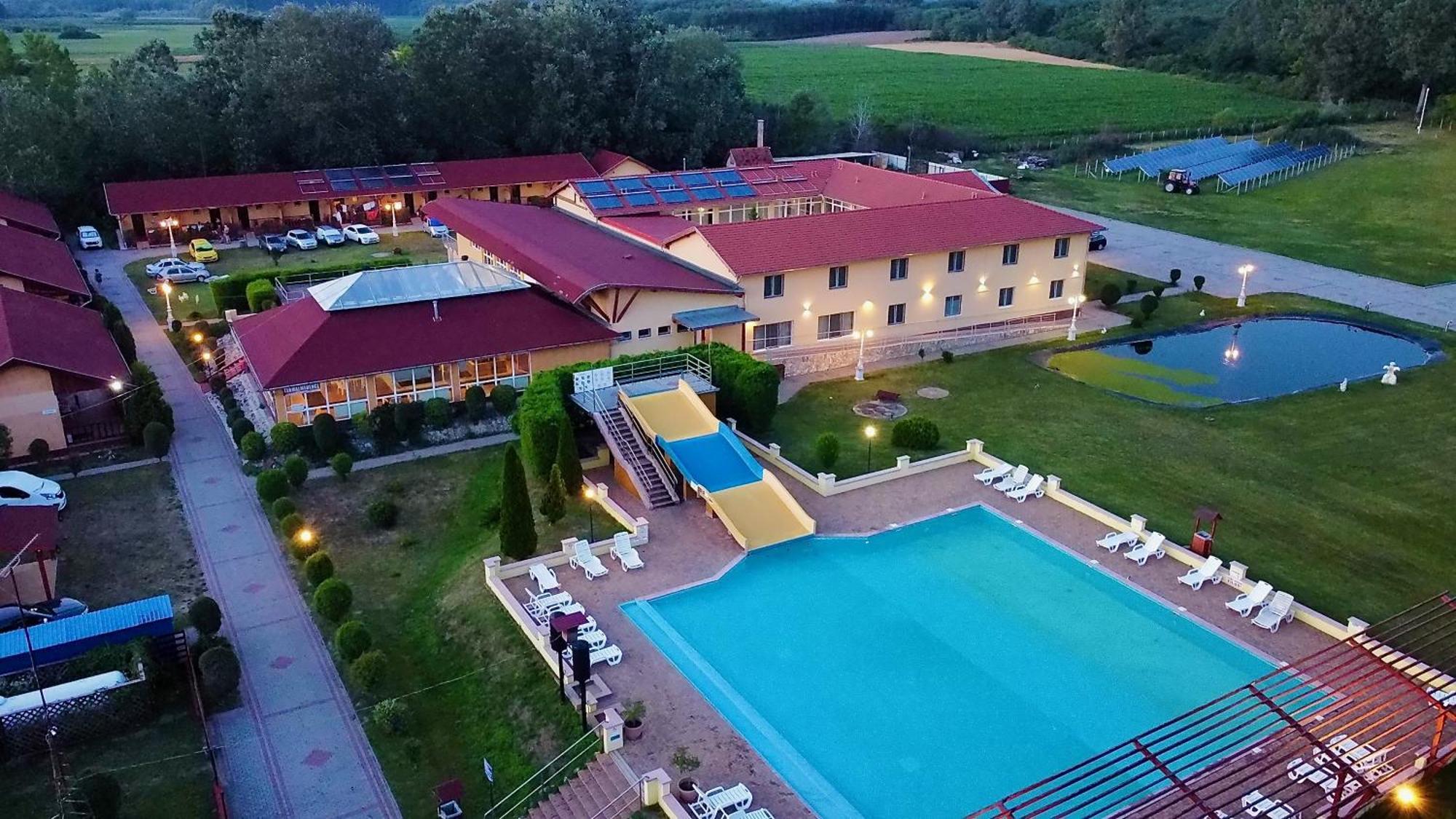 Ligetalja Termal Hotel Peneszlek Bagian luar foto