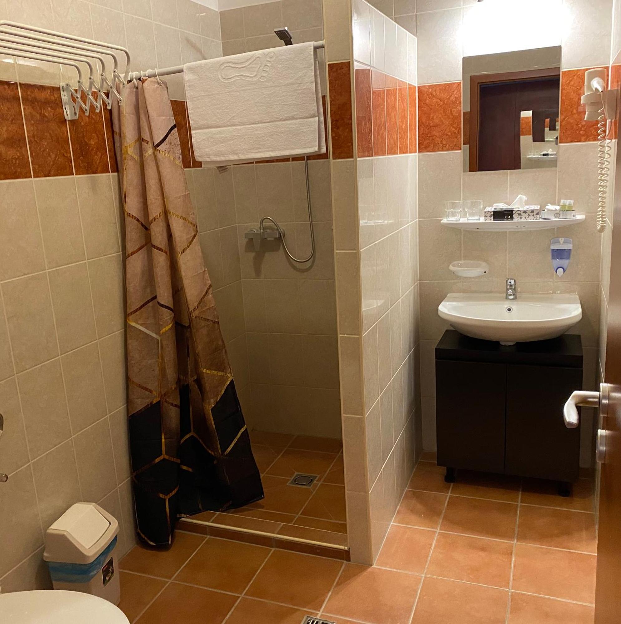 Ligetalja Termal Hotel Peneszlek Bagian luar foto