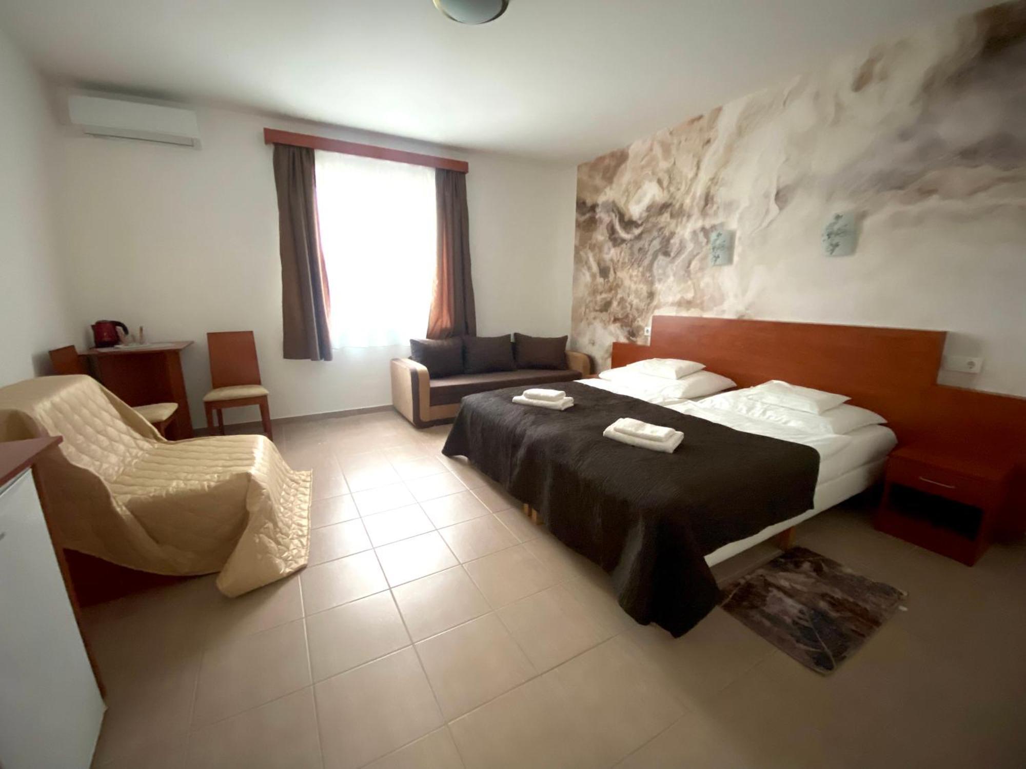 Ligetalja Termal Hotel Peneszlek Bagian luar foto